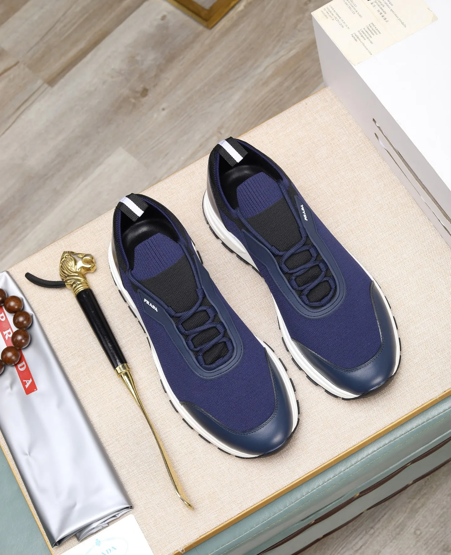 Men's clothing and shoes 💰500 👑👑The latest model of high-quality PRADA men's shoes on the Hong Kong purchasing agency official website has been launched in 1:1 copy, synchronized with Hong Kong counters, and on the same catwalk; all made of breathable fly weave ➕Imported breathable fabrics with cowhide lining, 🍡🍡The original 1:1 non-slip and wear-resistant; comfortable on the feet, attractive style, fine workmanship, and simple and neat shoe trees, showing the courage and toughness of men, 👍 Code number 38 to 45